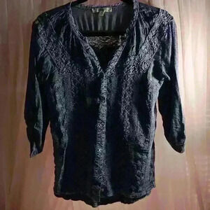 Womens Solitaire M blue chambray top crocheted neck